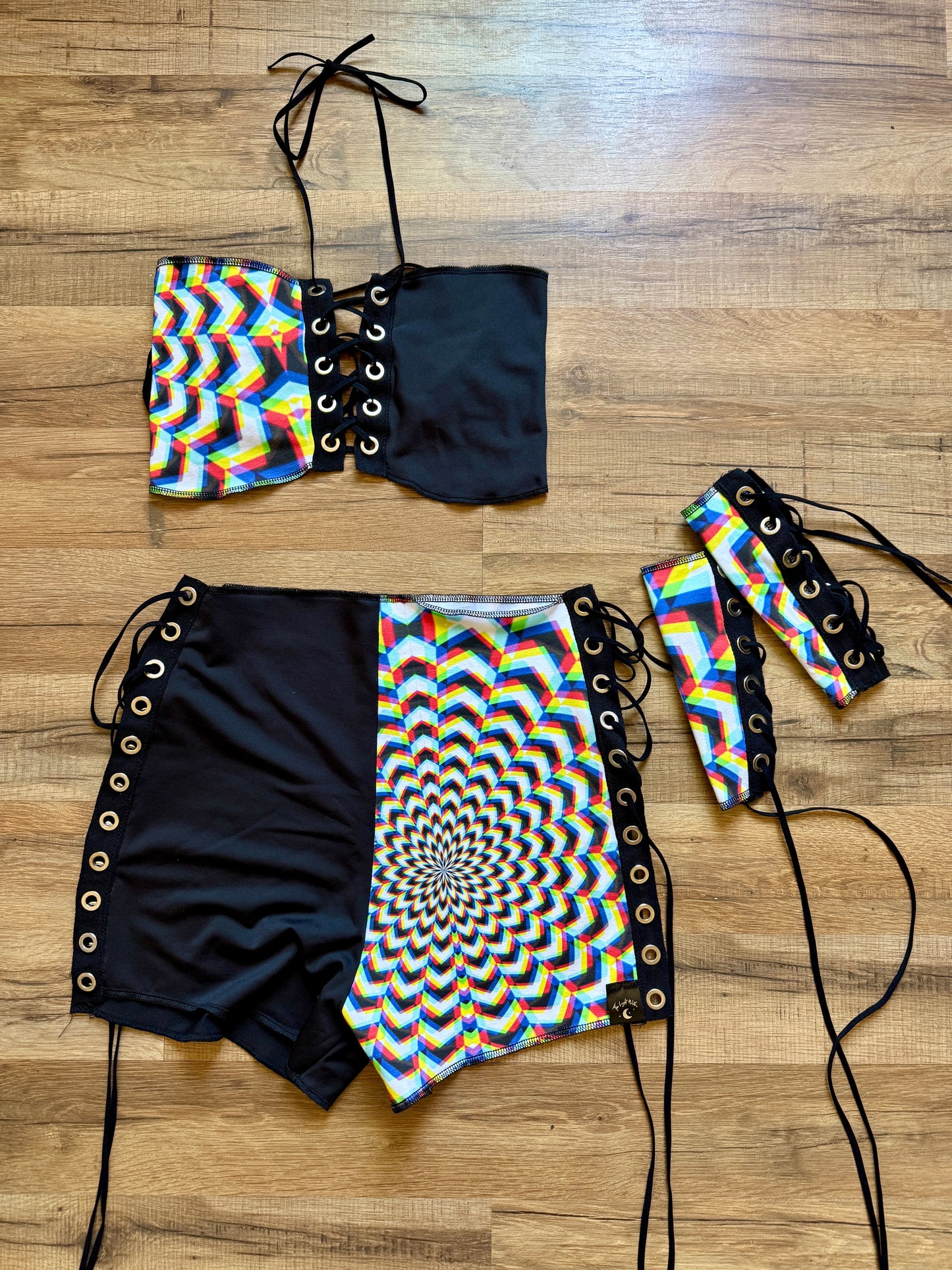 Split Timeline, 1/1 shorts set