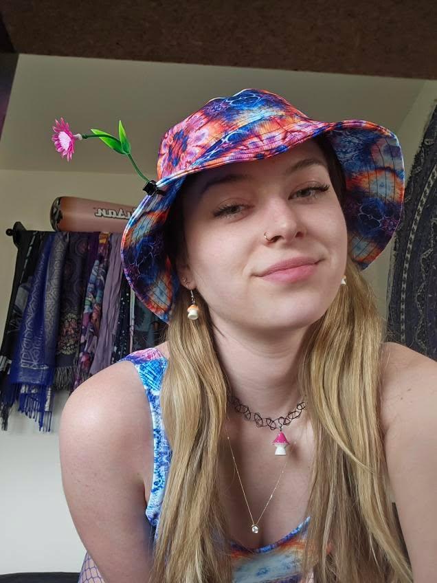 Plasma Daisy Bucket Hat